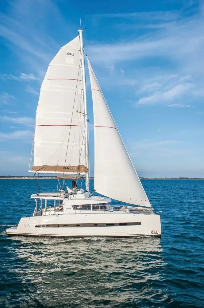 Bali catamarans Bali 4.3 Loft — фото 1 из 22