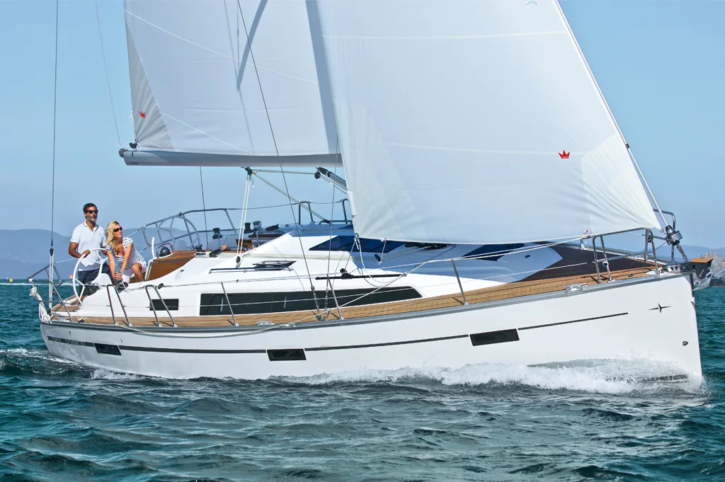 Bavaria Yachts Bavaria Cruiser 37 — фото 1 из 25