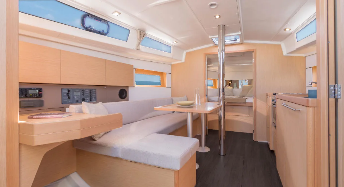 Beneteau Oceanis 38.1 — фото 8