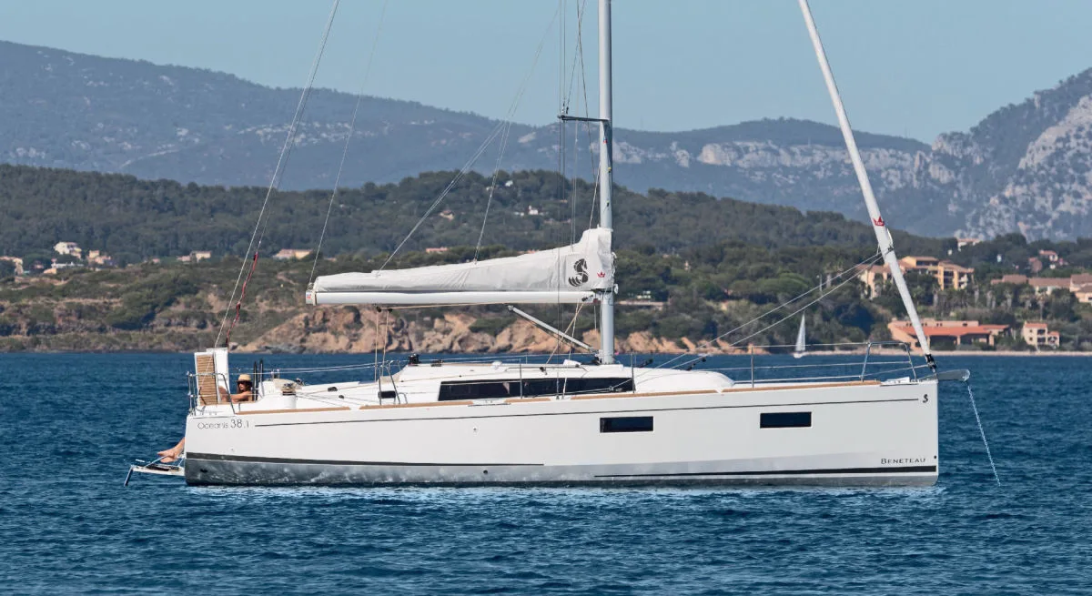 Beneteau Oceanis 38.1 — фото 5