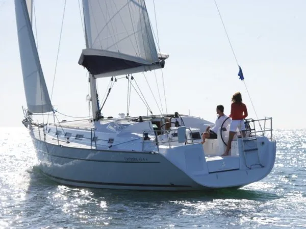 Beneteau Cyclades 43.3 — фото 1 из 2