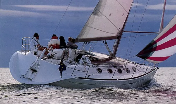 Beneteau First 35.7 — фото 1 из 2