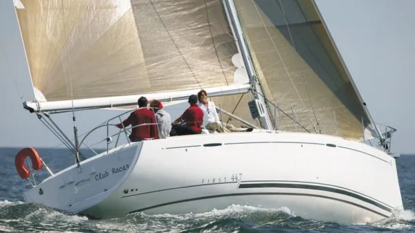 Beneteau First 44.7 — фото 1 из 2