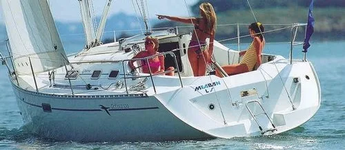Beneteau Oceanis 300 — фото 1 из 2