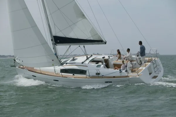 Beneteau Oceanis 40 — фото 1 из 2