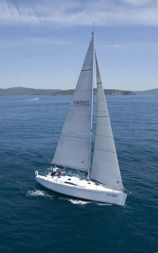 Comar Yachts Comar Comet 38 S — фото 1 из 31