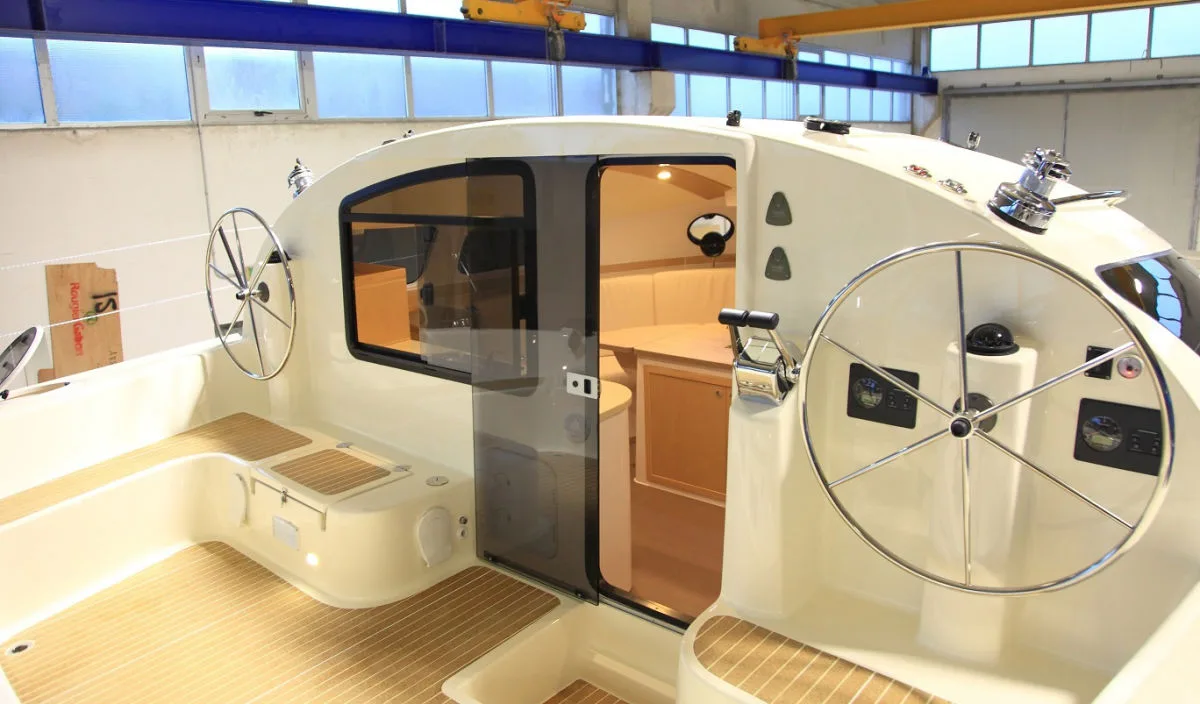 Flash Catamarans Flash Catamarans LadyHawke 37 — фото 1 из 13