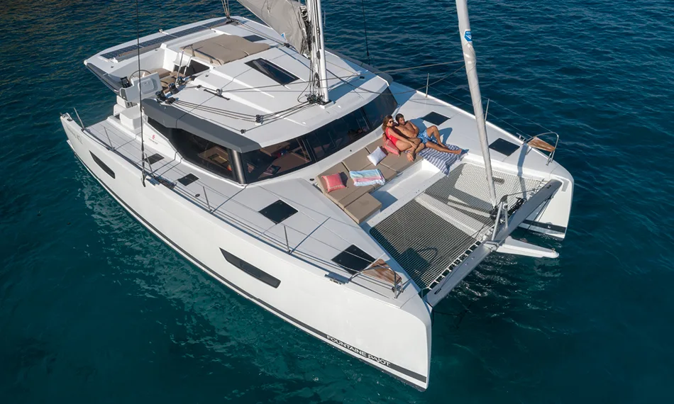 Fountaine Pajot Fountaine Astréa 42 — фото 1 из 26