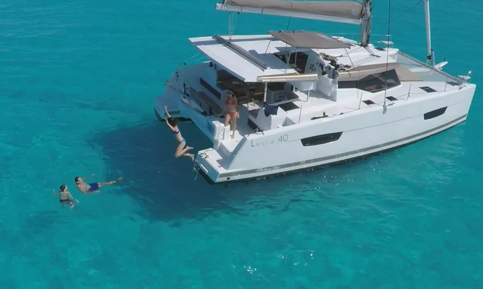 Fountaine Pajot Fountaine Lucia 40 — фото 1 из 29
