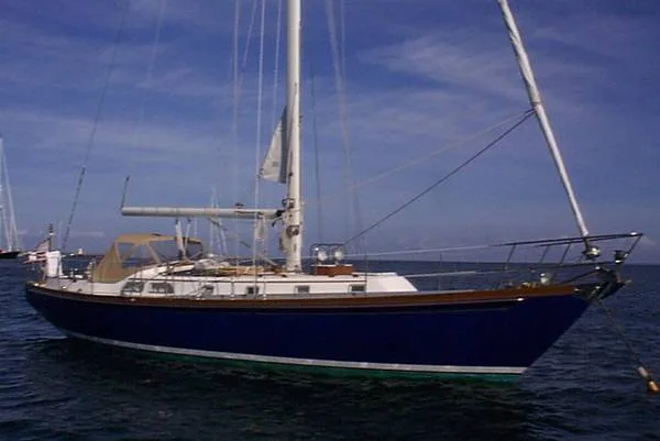 Hinckley Ocean Cruising 42 — фото 1 из 2