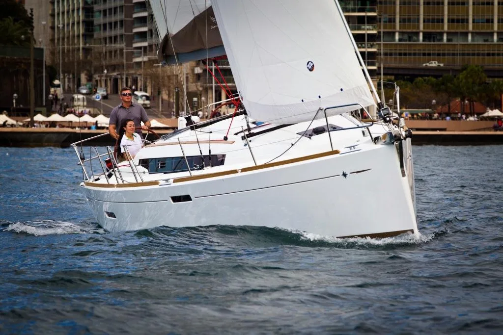 Jeanneau Sun Odyssey 379 — фото 1 из 2