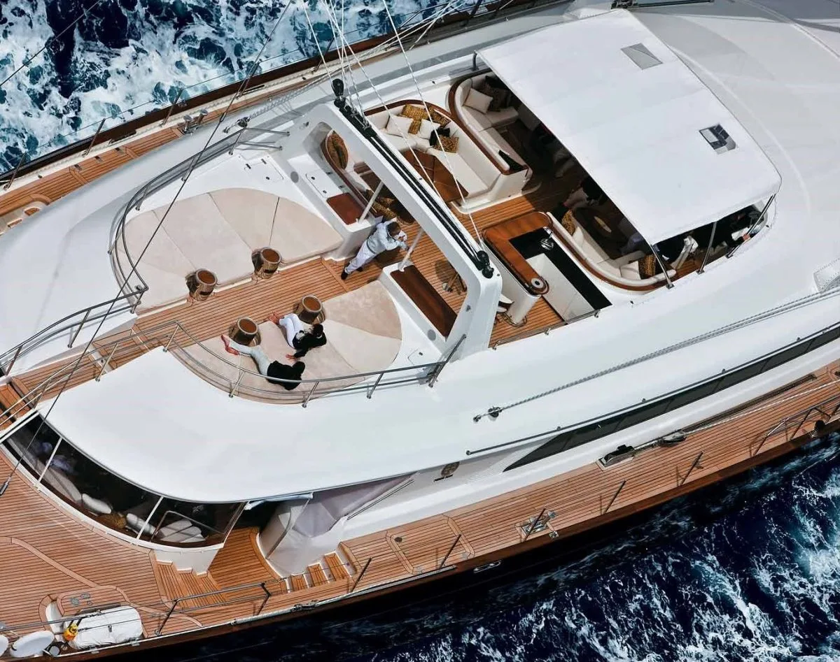 Perini Navi Bayesian — фото 3
