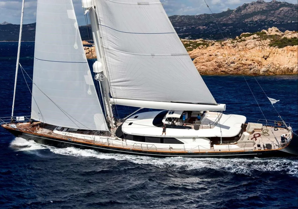 Perini Navi Clan VIII — фото 4