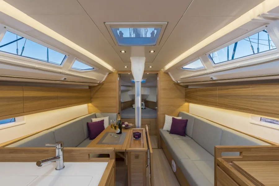Salona Yachts Salona S380 — фото 1 из 30