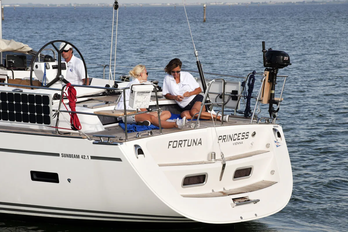 Sunbeam Yachts Sunbeam 42.1 — фото 1 из 10